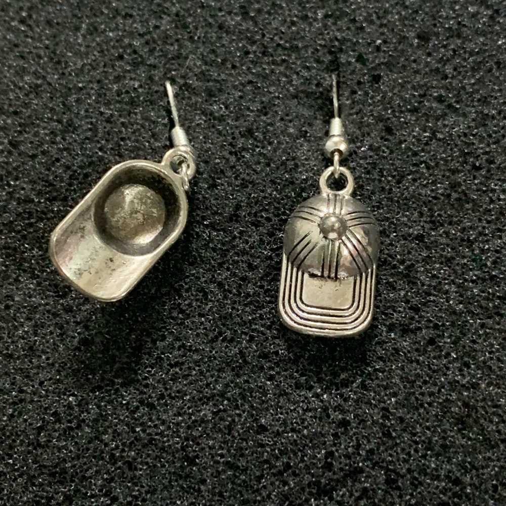 Small Silver alloy baseball cap earrings - Picture 2 of 2